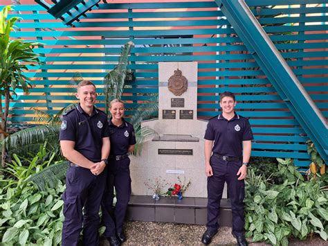 Gladstone Police Department .